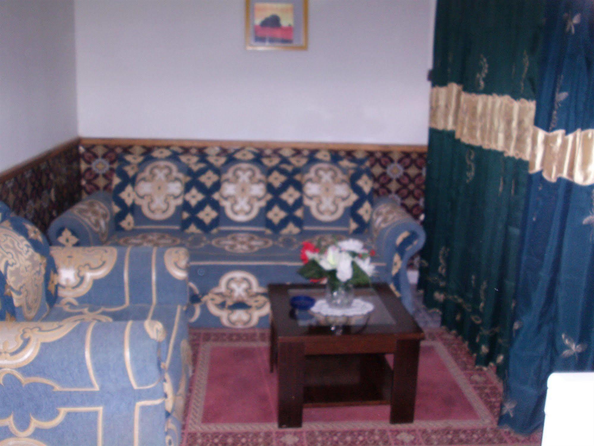 Ikrama - Hostel Nouakchott Buitenkant foto